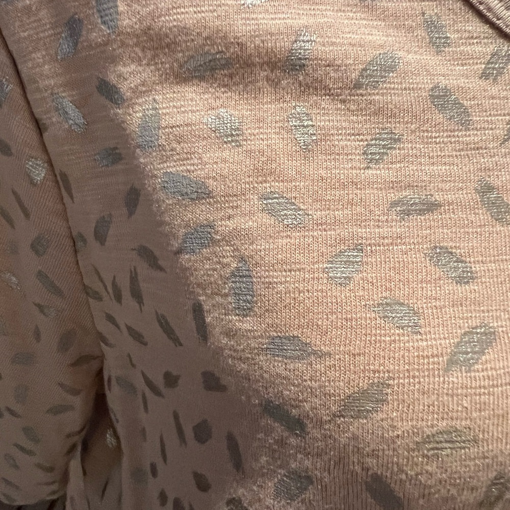 Chico's Tan with Silver Cheetah Patterned V-Neck Short Sleeve Top - Picture 3 of 7